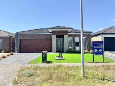 10 Brockwell Crescent, Manor Lakes