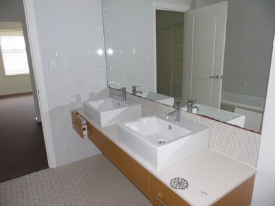 104 Governors Way, Macquarie Links