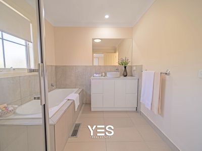 7 / 1 Young Road, Hallam