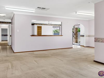 15 Crest Court, Thornlie