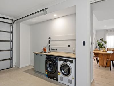 2 John Mckinna Circuit, Taperoo