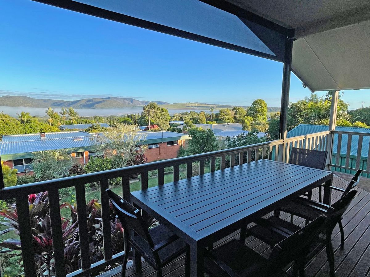 9 Tenth Avenue, Atherton