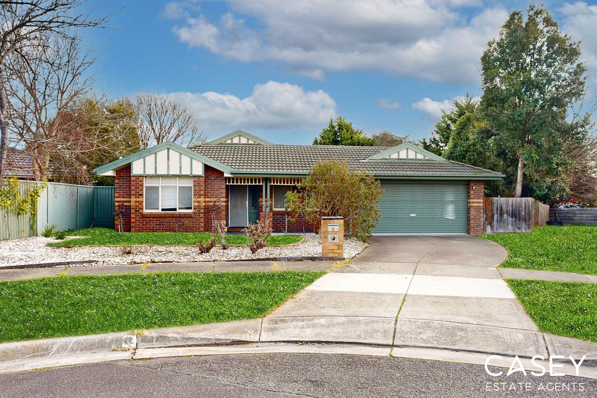 Stunning Family Home at 6 Peggie Court!