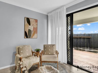 8 Ferry Place, Logan Village