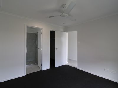 61 Waratah Cct, Greenbank