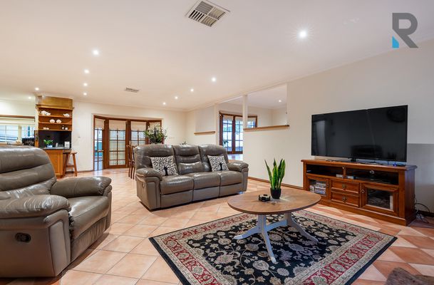 29 Stonebridge Way, Attwood