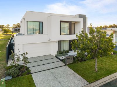 6 Bathers way, Morisset Park