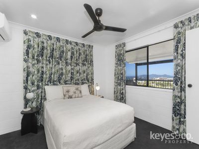 10 Balmoral Drive, Castle Hill