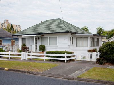 11 West Street, Forster