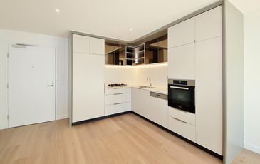 808 / 83 Harbour Street, Sydney