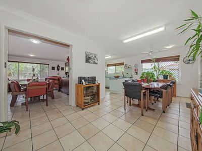 4 Poinciana Street, Wynnum West
