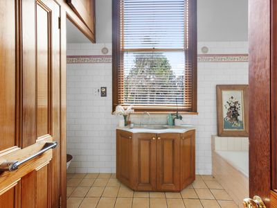 6 Esplanade, Williamstown