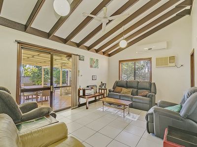 38 Wendron Street, Rochedale South