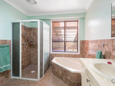 28 Hillside Crescent, Kianga