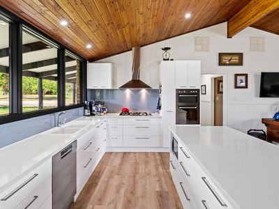 1511 Lake Road, Bethanga