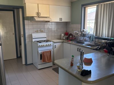 2 / 8 Vanessa Way, Delahey