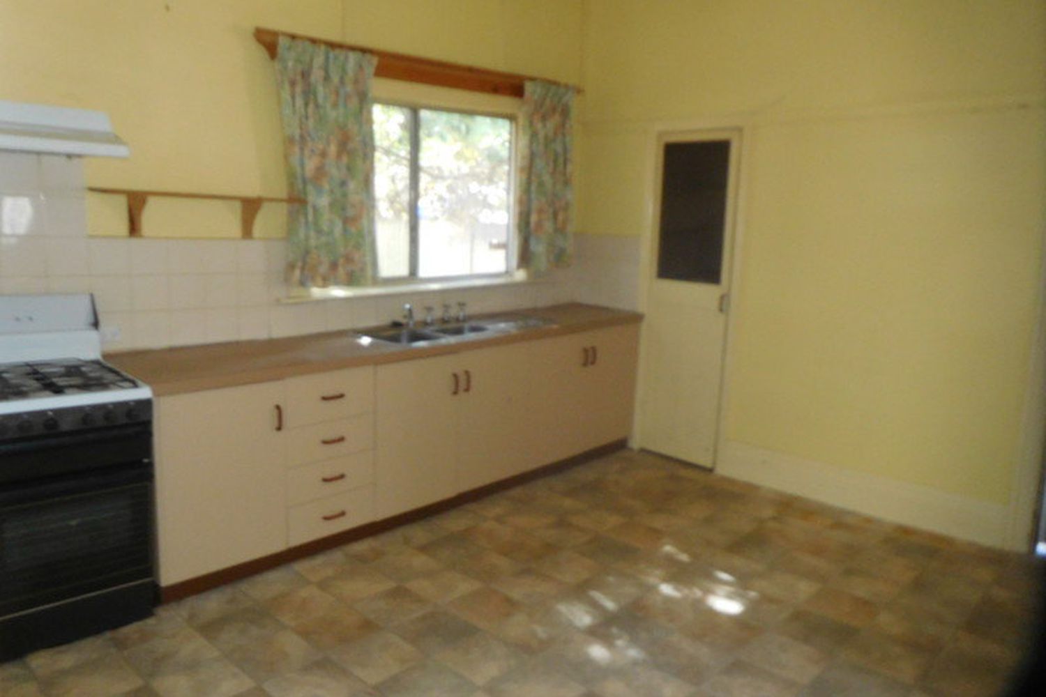 28 Albert Street, Horsham