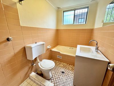 1 / 42 South Parade, Campsie