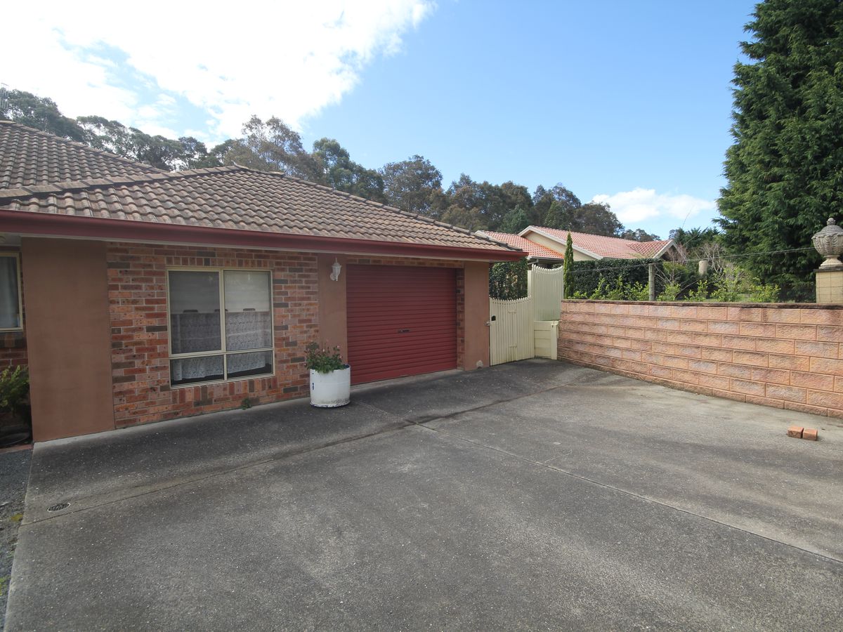 Room 1 / 47 Tartarian Crescent, Bomaderry Dwell Realty