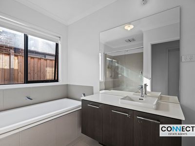 21 Dewhurst Circuit, Cranbourne East