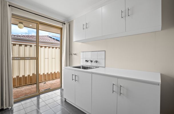 16 Frigate Close, Waikiki