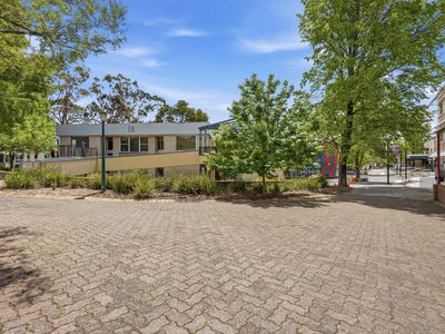 B2 / 75 Newnham Drive, Newnham