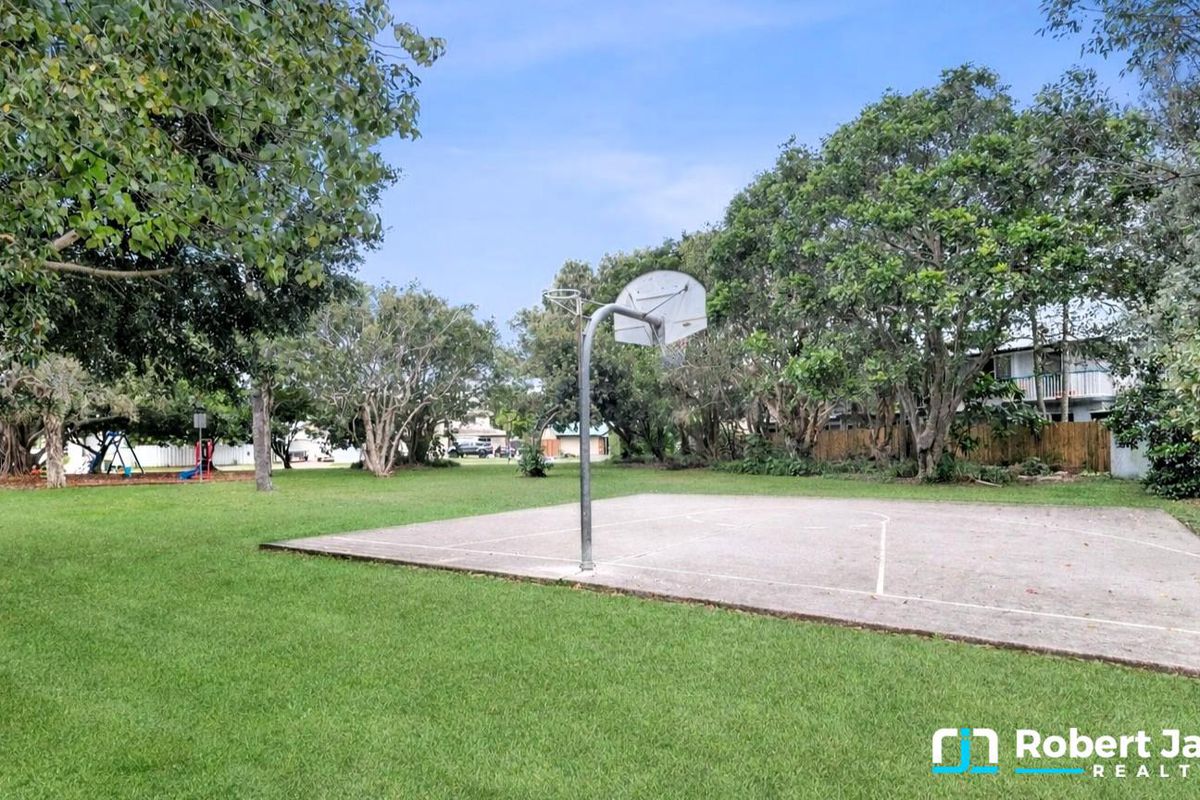 10 Spinnaker Drive, Mount Coolum