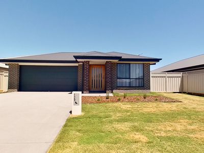 129 Champagne Drive, Dubbo