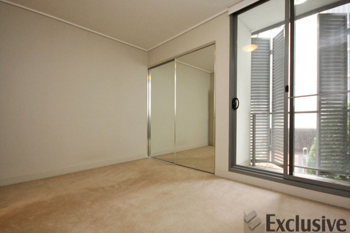 205 / 2 Lewis Avenue, Rhodes