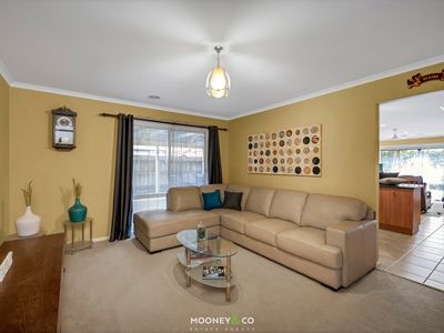 50 May Gibbs Crescent, Lynbrook