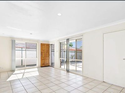 2 / 6 Coventry Court, Labrador