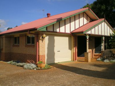 2 / 4 Barter Lane, Newtown