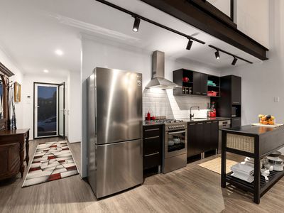 21 Livorno Boulevard, Piara Waters