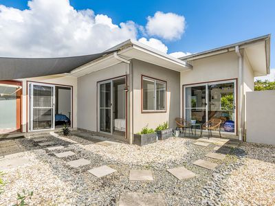 1 / 3 Boondoon Crescent, Ocean Shores