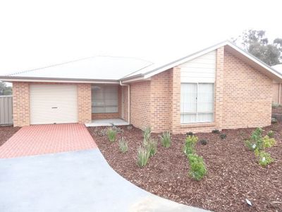 3 / 11 McKenna Avenue, Yass