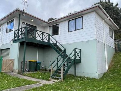 14 Penguin Grove, Waitangirua