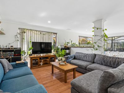 10 Teague Way, Lakelands