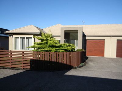 2 / 1 Moore Court, Wynyard