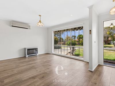 8 Trenton Parade, St Albans Park