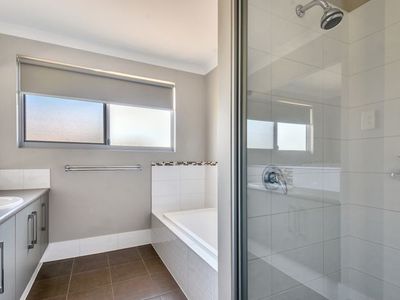 10 Tall Street, Johnston