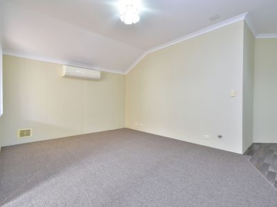 5 / 10 Siderno Rise, Hocking