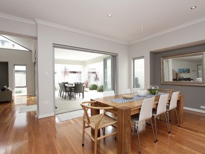 6 Barrow Crescent, North Coogee