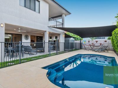 25 Sheerwater Parade, Douglas