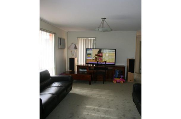 14 Satterly Way, Roxburgh Park