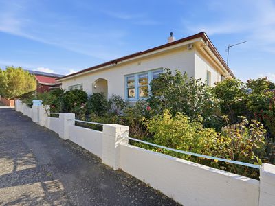 4 Carlton Street, Lenah Valley