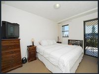 10 Grand Pde, Kawana Island
