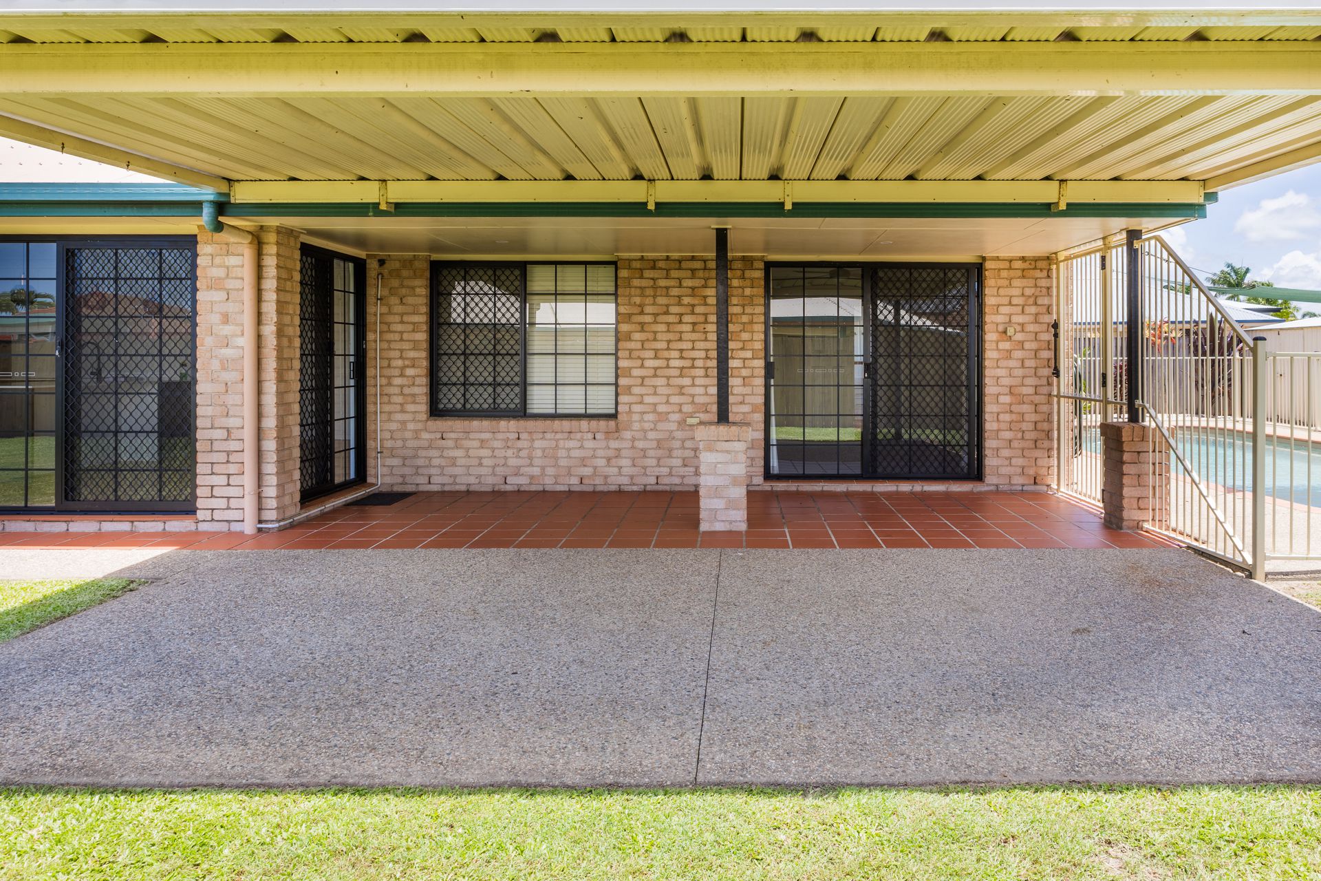 32 Vassallo Drive, Glenella