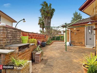 6 Rustic Place, Woodcroft