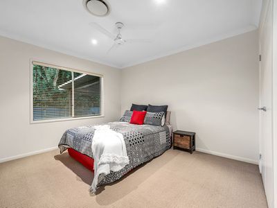 34 Izzies Place, Wakerley