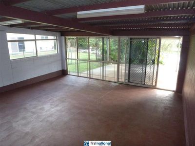 2 Paula Close, Atherton